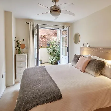 Host & - The Eskape Lägenhet